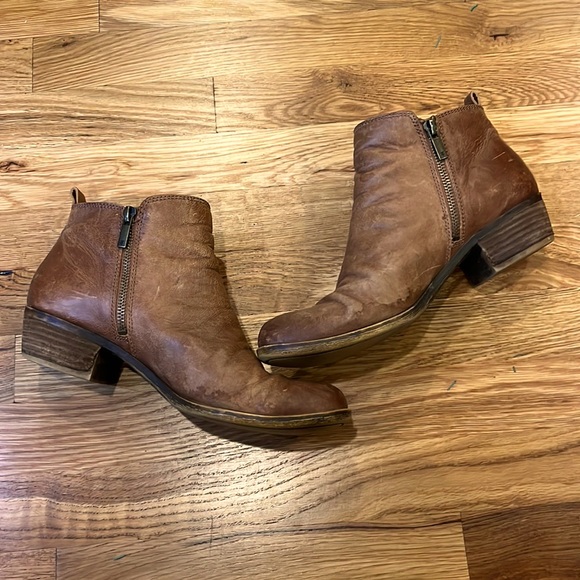 Lucky Brand Shoes - Lucky Brand weathered leather double zipper 9.5 m booties brown tan